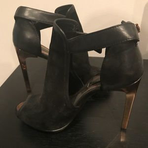 BCBGMAXAZRIA shoes size 10
